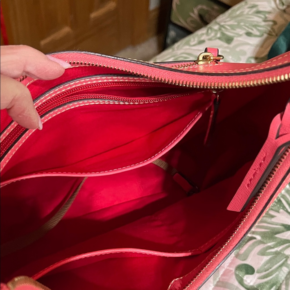 Dooney & Bourke Pink Shoulder Bag, silk scarf & Munmun 3 little pigs charm NWOT - Picture 10 of 14